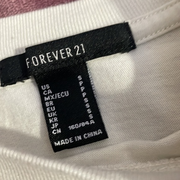 selling this long sleeve shirt!! - Picture 4 of 4